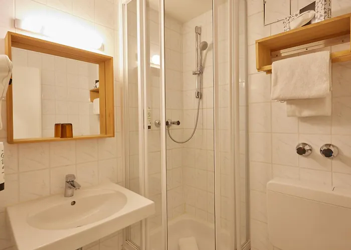 Classic Harmonie Hotel 3*