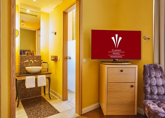 Classic Harmonie Hotel 4*