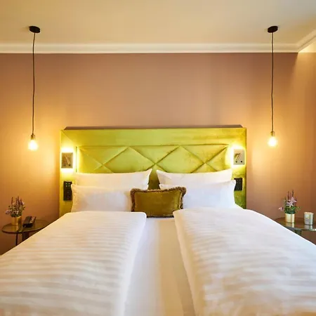 Classic Harmonie מלון 3*