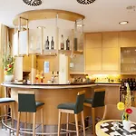 Classic Harmonie 4* קלן